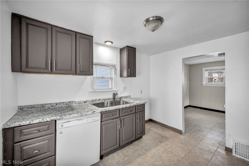 Welcome home to this beautifully updated and move-in ready - photo 14