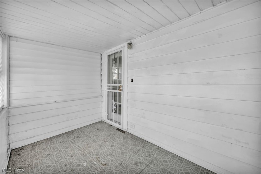 Welcome home to this beautifully updated and move-in ready - photo 19