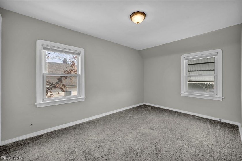 Welcome home to this beautifully updated and move-in ready - photo 23