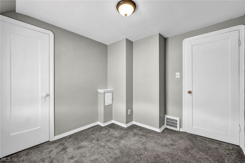 Welcome home to this beautifully updated and move-in ready - photo 26