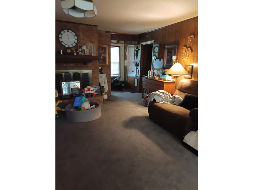 Calling all investors, renovators, and visionaries! Custom built - photo 8