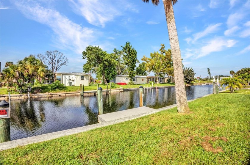 WATERFRONT BUYERS - PAY ATTENTION This is hands-down one of the - photo 4