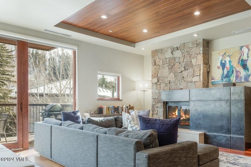 Nestled in Vail's quiet Cascade neighborhood with direct access - photo 2