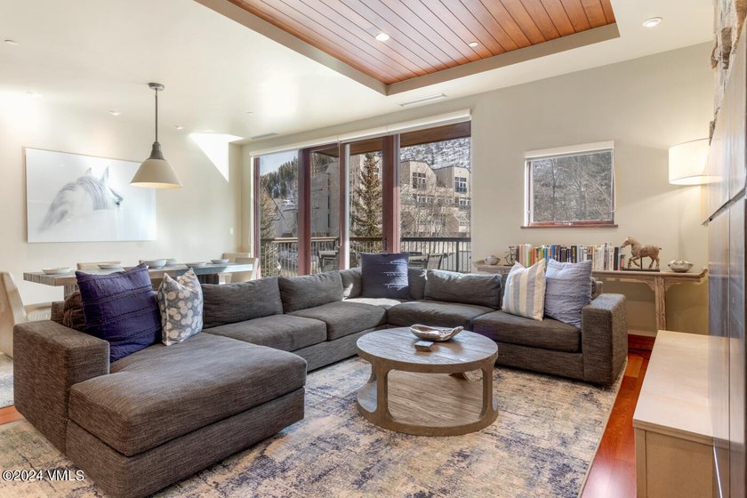 Nestled in Vail's quiet Cascade neighborhood with direct access - photo 3