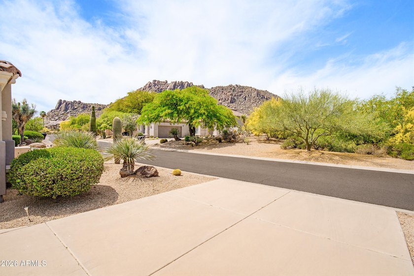 Nestled on a premium cul-de-sac lot in the coveted Saddleback at - photo 5