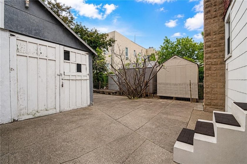 Charming single-family home nestled on a quiet, residential - photo 21
