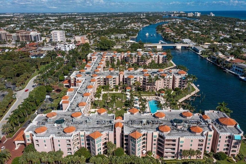 Prime location in Mizner Village, Mizner Court is a gated - photo 2
