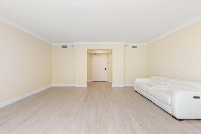 Prime location in Mizner Village, Mizner Court is a gated - photo 9