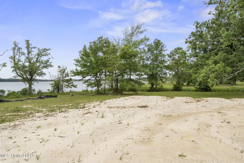 One of two Gorgeous lots with majestic oak in Biloxi's Back Bay - photo 4