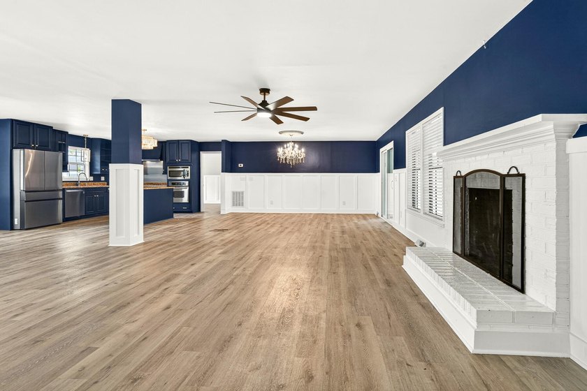 Set within the established golf course community of Shadowmoss - photo 9