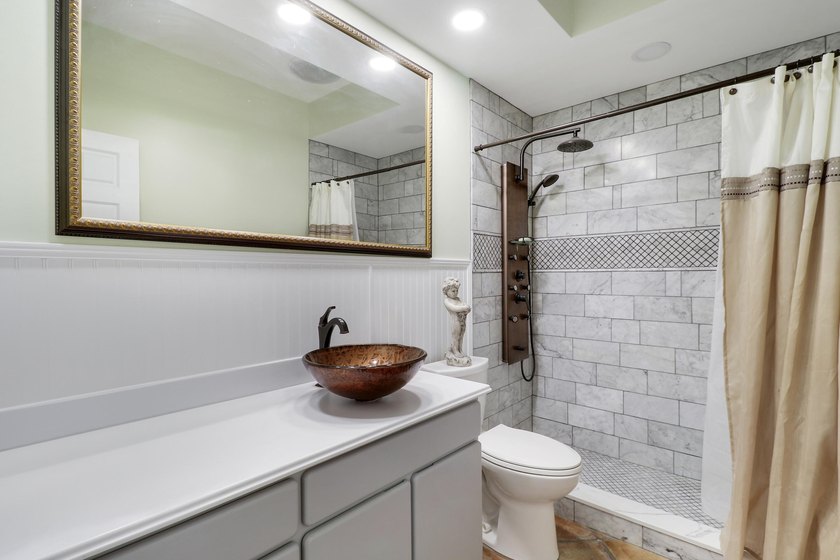 This custom built residence offers just over 3500 square feet - photo 15