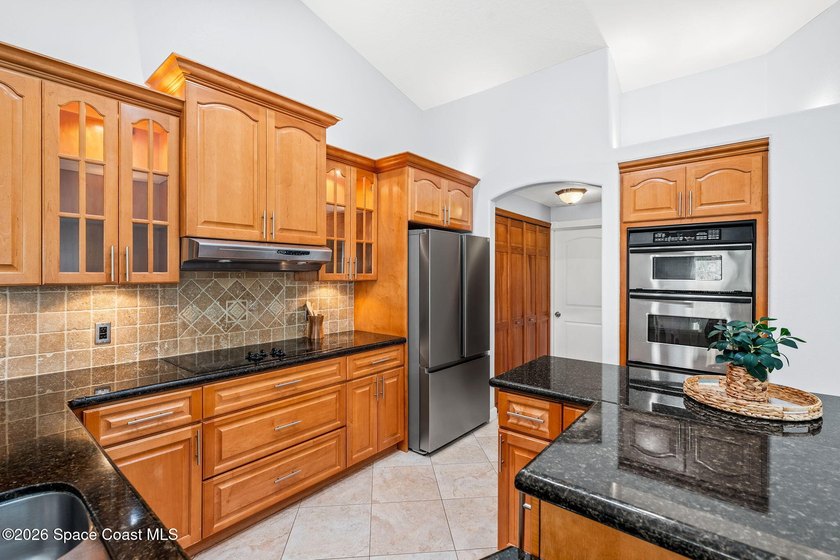 Beautifully maintained 3-bedroom, 2-bath pool home located in - photo 22