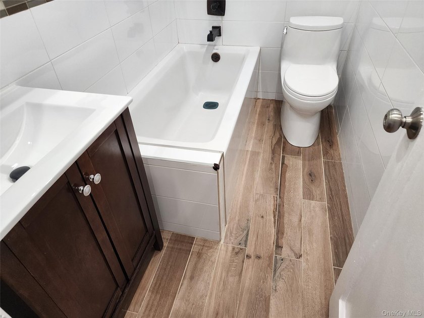Nicely renovated full-size 2-bedroom Co-Op (this IS NOT a Condo) - photo 14