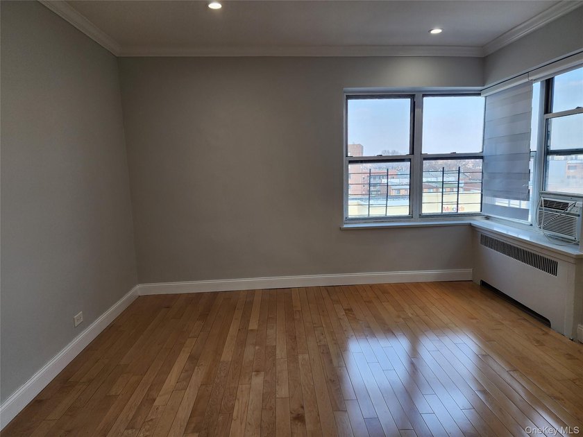 Nicely renovated full-size 2-bedroom Co-Op (this IS NOT a Condo) - photo 18