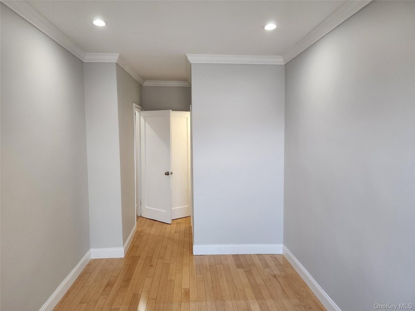 Nicely renovated full-size 2-bedroom Co-Op (this IS NOT a Condo) - photo 26
