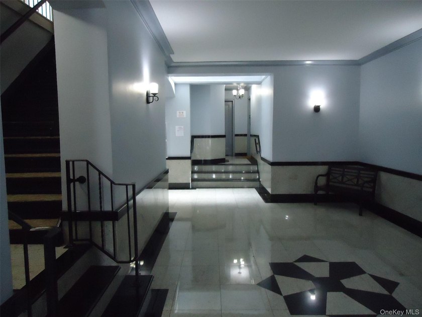 Nicely renovated full-size 2-bedroom Co-Op (this IS NOT a Condo) - photo 29