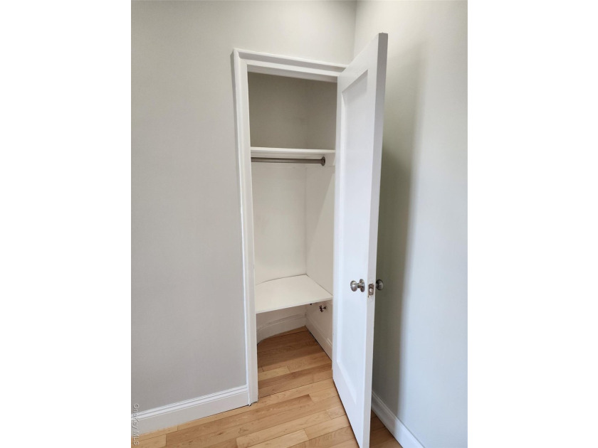 Nicely renovated full-size 2-bedroom Co-Op (this IS NOT a Condo) - photo 34