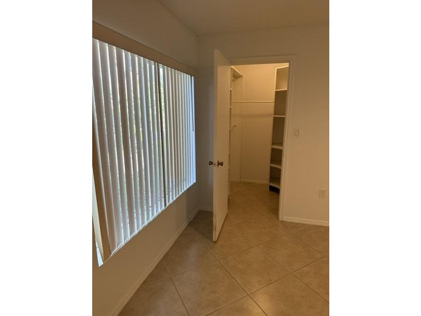 !!! BEAUTIFUL 2 bedrooms and 2 baths !!! WITH A LAKE VIEW - photo 17