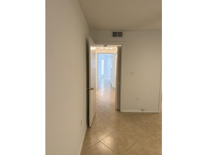 !!! BEAUTIFUL 2 bedrooms and 2 baths !!! WITH A LAKE VIEW - photo 18