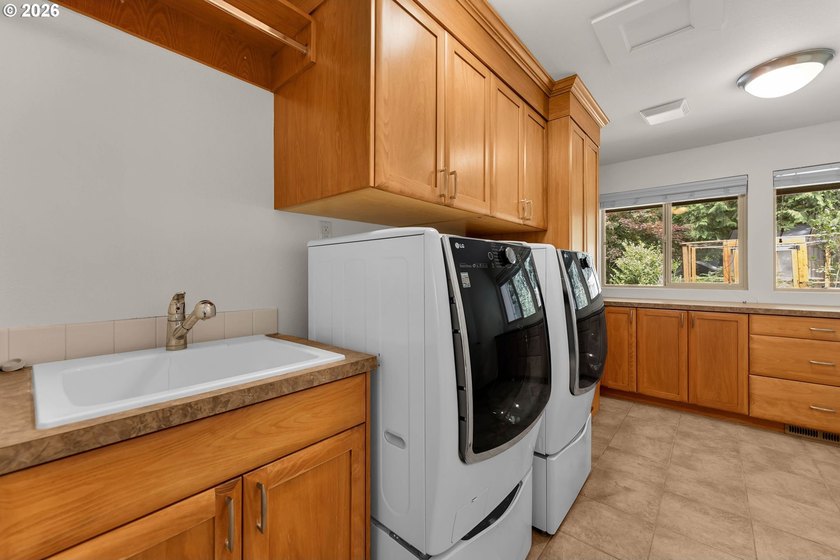 Escape to your own private Pacific Northwest retreat, where - photo 38