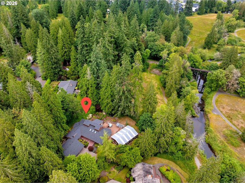 Escape to your own private Pacific Northwest retreat, where - photo 46