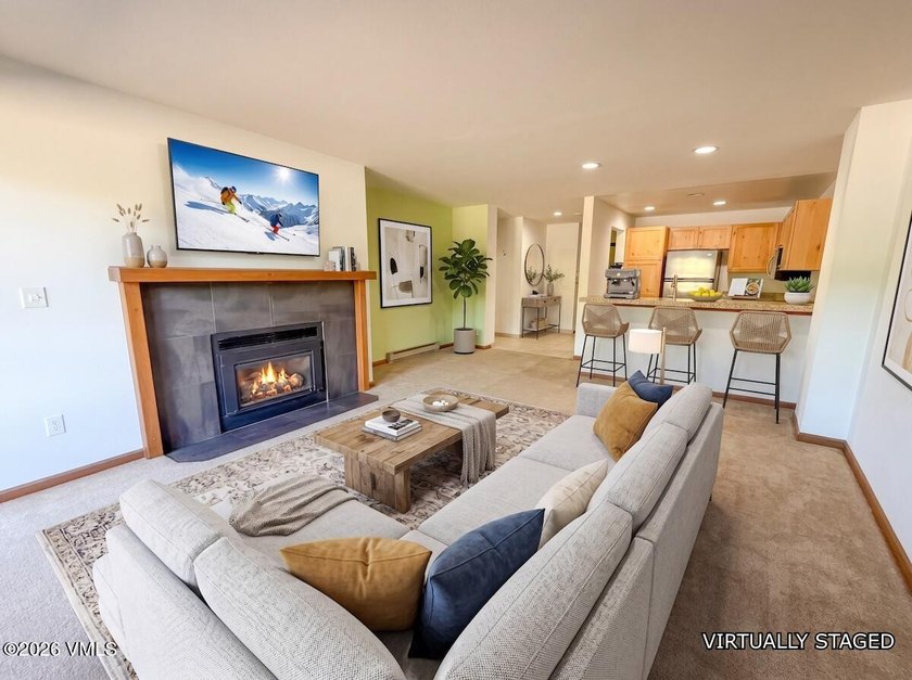 Enjoy premium ski access, unobstructed mountain views and a - photo 3
