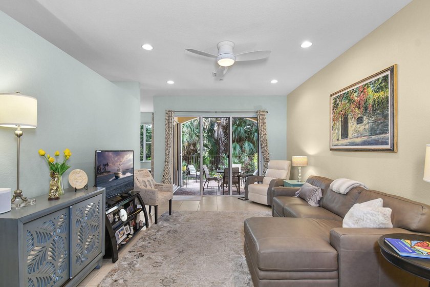 Backing to Kiplinger's Preserve, this 3BR, 2.5BA, 2CG spacious - photo 3