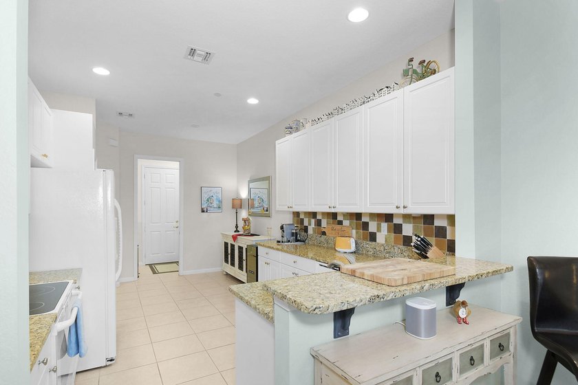 Backing to Kiplinger's Preserve, this 3BR, 2.5BA, 2CG spacious - photo 9