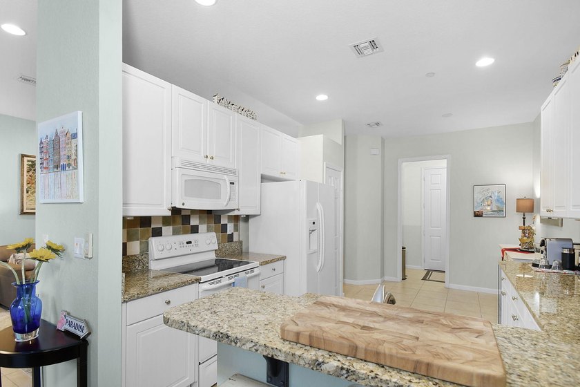 Backing to Kiplinger's Preserve, this 3BR, 2.5BA, 2CG spacious - photo 10