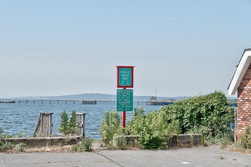 Enjoy coastal living in this charming 3-bedroom, 2-bath Cape in - photo 12
