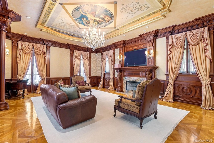 Luxurious Waterview Mansion in the Prestigious Village of Kings - photo 14