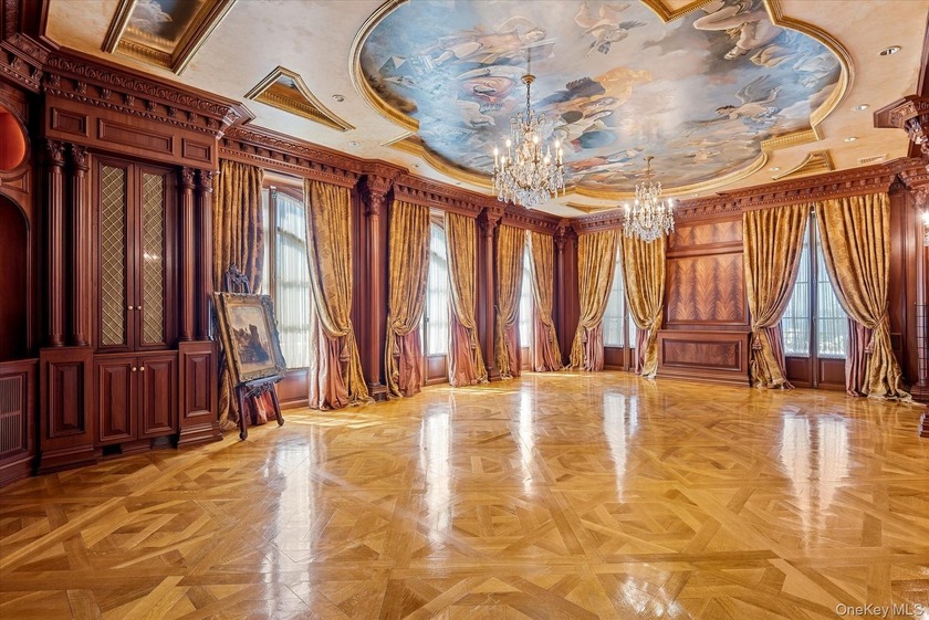 Luxurious Waterview Mansion in the Prestigious Village of Kings - photo 16