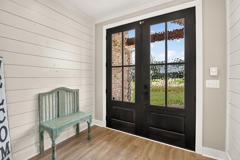 Welcome to this thoughtfully designed and well-maintained - photo 3