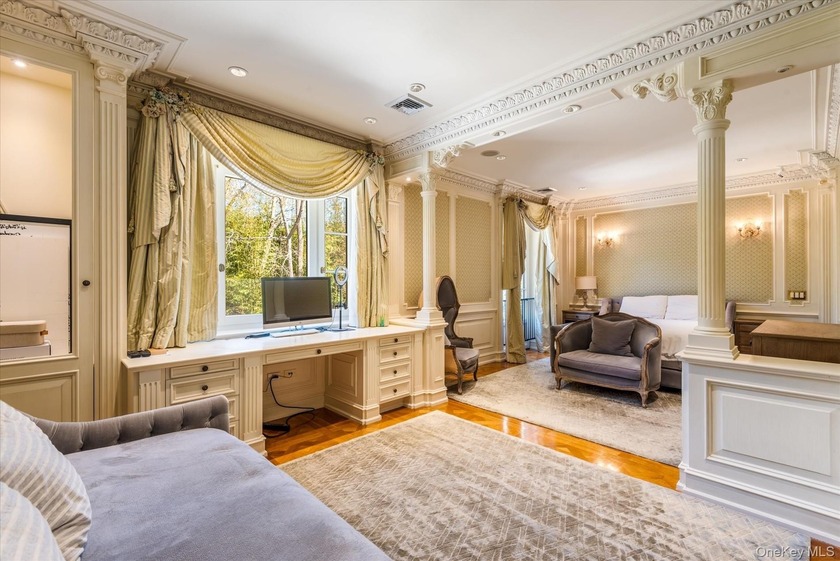 Luxurious Waterview Mansion in the Prestigious Village of Kings - photo 26