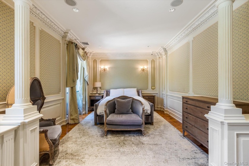 Luxurious Waterview Mansion in the Prestigious Village of Kings - photo 27