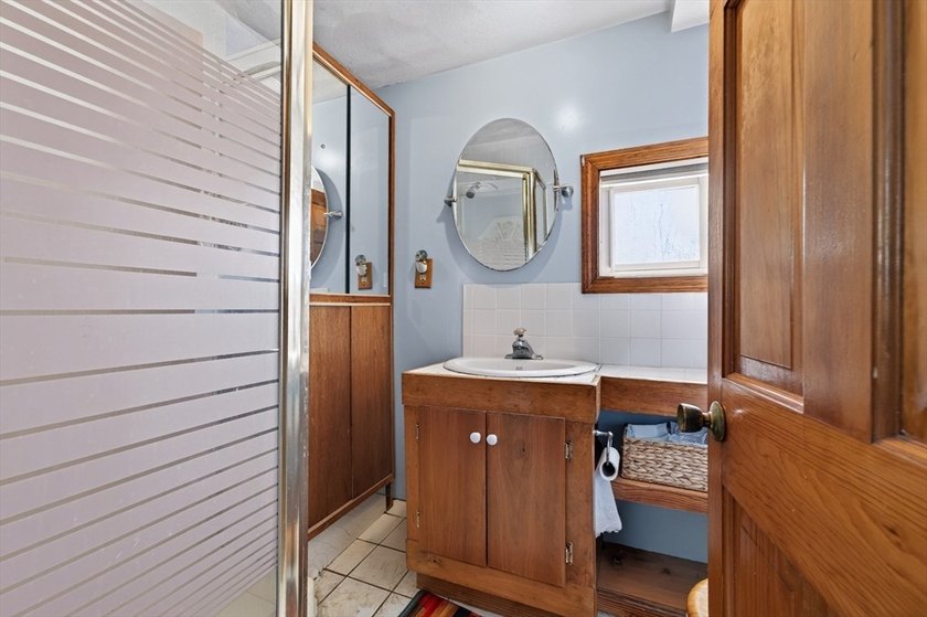 Enjoy coastal living in this charming 3-bedroom, 2-bath Cape in - photo 31