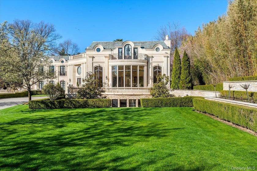 Luxurious Waterview Mansion in the Prestigious Village of Kings - photo 36