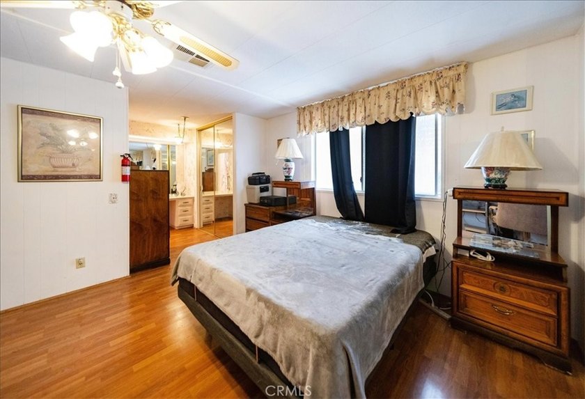 LOCATION! LOCATION! LOCATION! Welcome to a rare opportunity in - photo 38