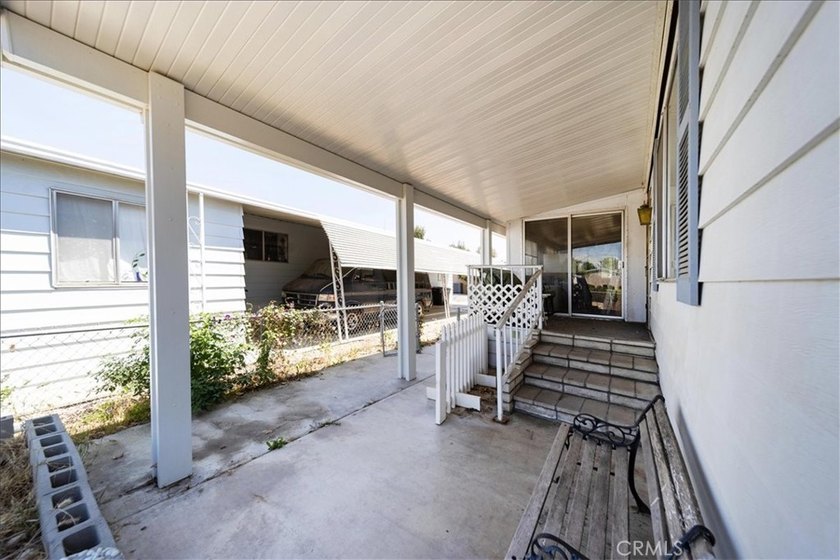 LOCATION! LOCATION! LOCATION! Welcome to a rare opportunity in - photo 43