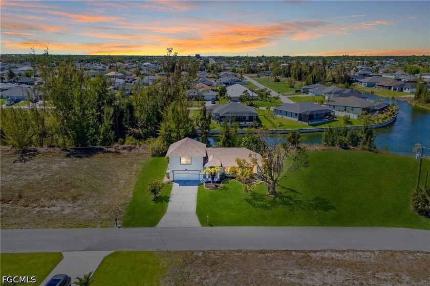 Experience the ultimate in Florida waterfront living with this - photo 3