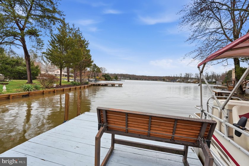 Welcome to 1353 Lakeview Parkway, where exceptional waterfront - photo 3