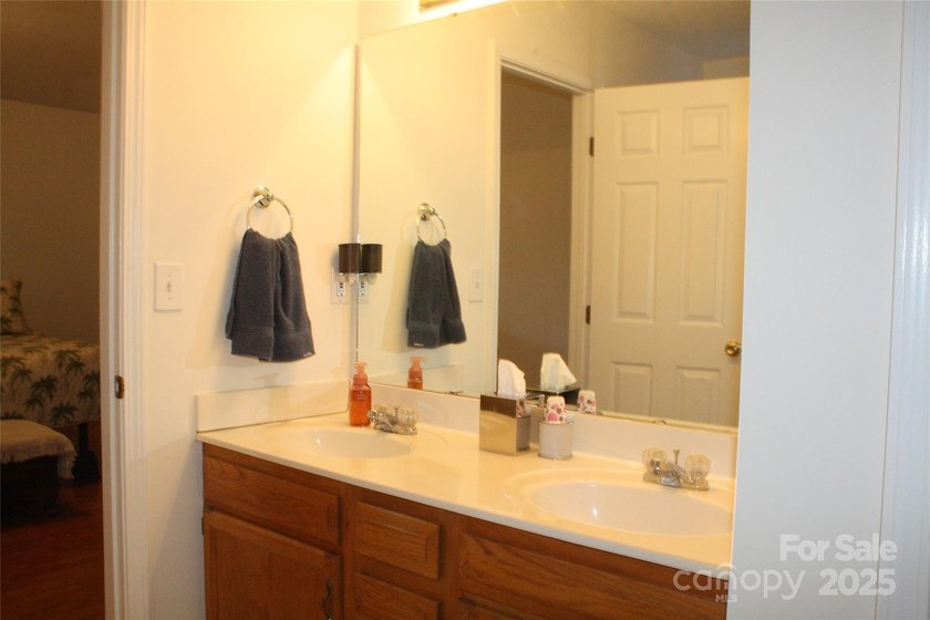 SELLER IS OFFERING $5000 towards closing costs! Welcome to this - photo 9