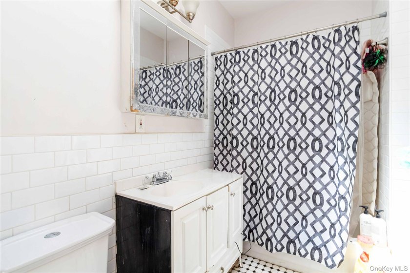 JUST LISTED! SPACIOUS 4 BEDROOM, 2 BATHROOM HOME IN BROOKLYN NY - photo 17