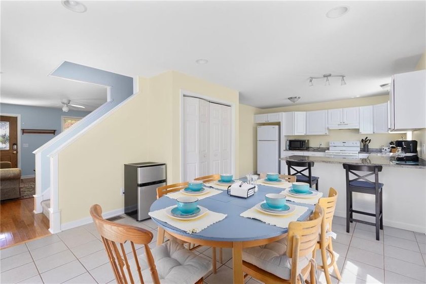 Nestled on a quiet dead-end street in Kingston, this spacious - photo 10