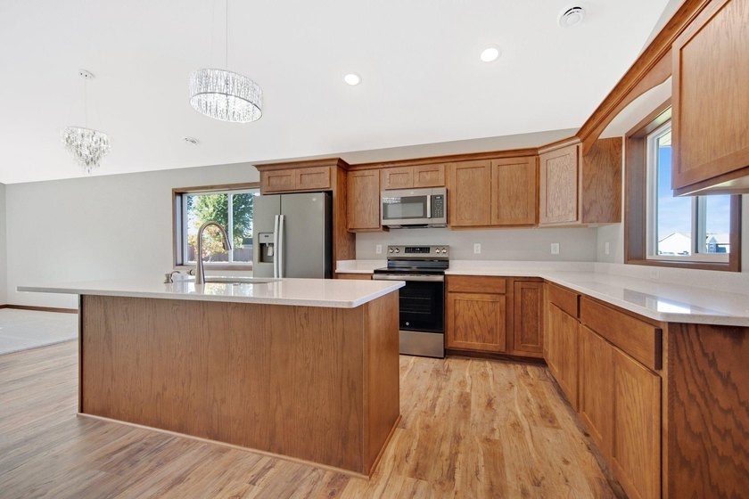 301 Gateway Parkway - photo 2