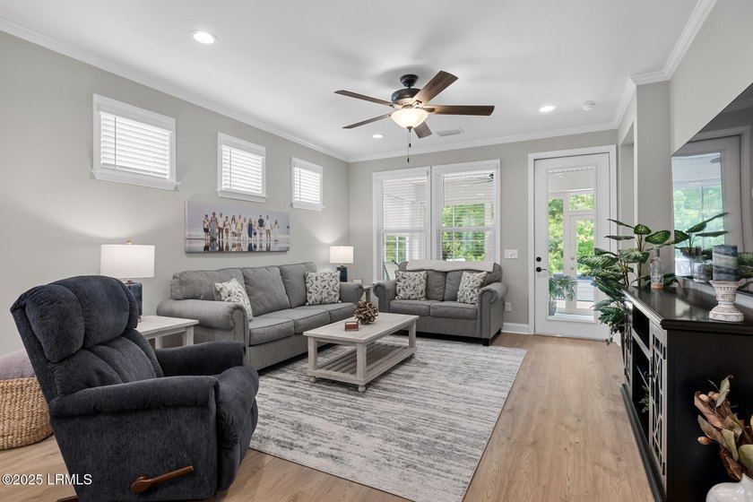 Discover this like-new, upgraded Hallmark home in Sun City - photo 14
