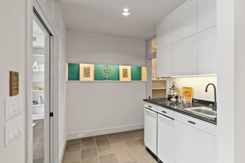 Amazing Riverbend condo custom designed by the renowned Noland - photo 15