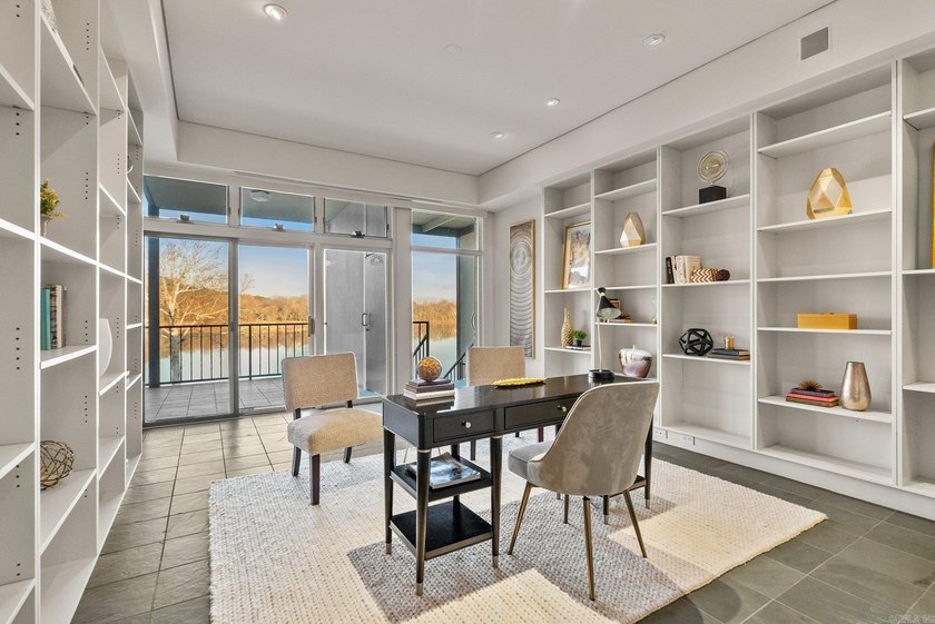 Amazing Riverbend condo custom designed by the renowned Noland - photo 22