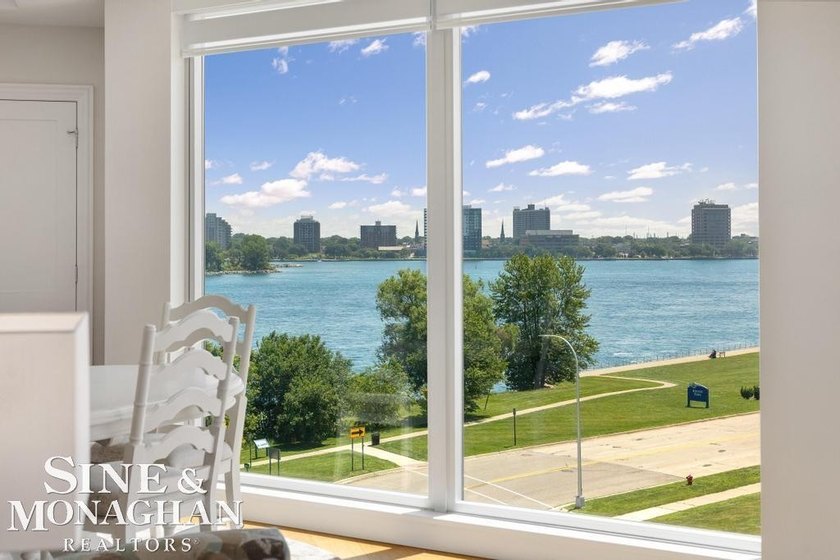 Experience luxury waterfront living at Bluewater View - photo 7