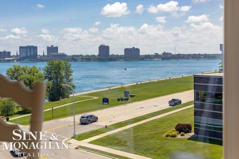 Experience luxury waterfront living at Bluewater View - photo 9